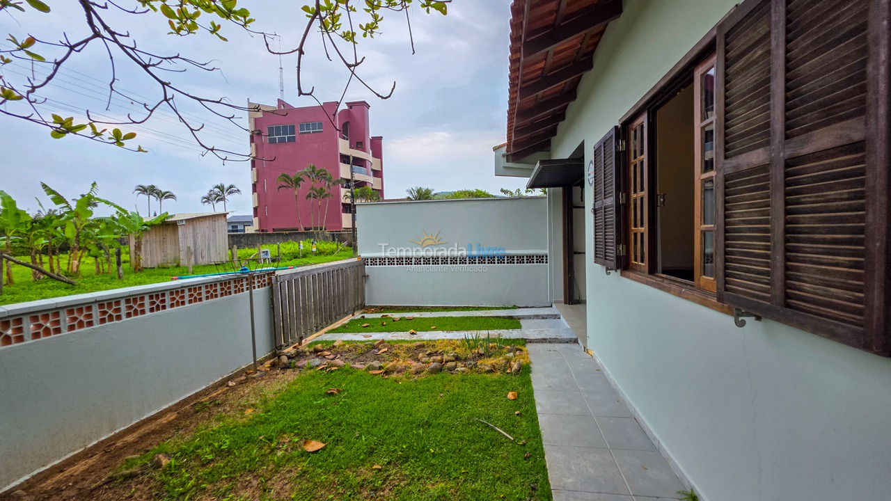 Casa para alquiler de vacaciones em São Francisco do Sul (Itaguaçu)
