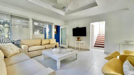Baleia, rental, in a condominium, 5 suites, private pool, 4 spaces.