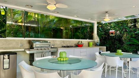 Baleia, rental, in a condominium, 5 suites, private pool, 4 spaces.