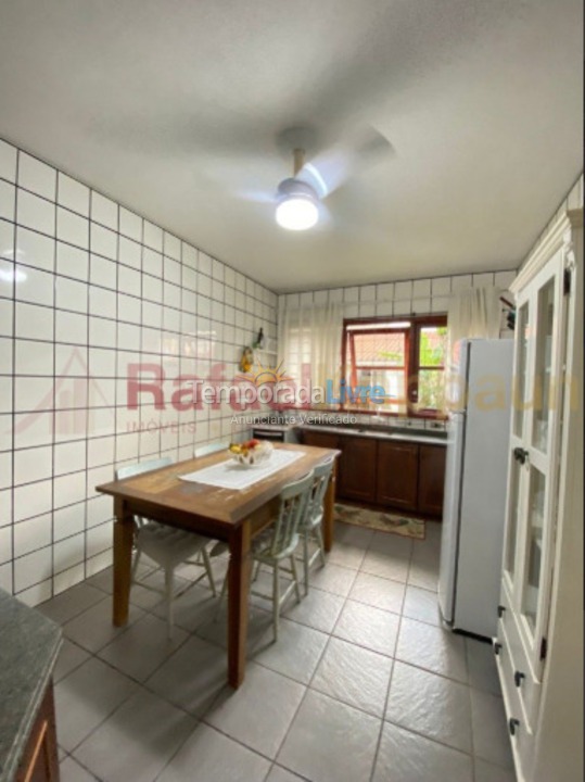 Casa para aluguel de temporada em Florianopolis (Canasvieiras)