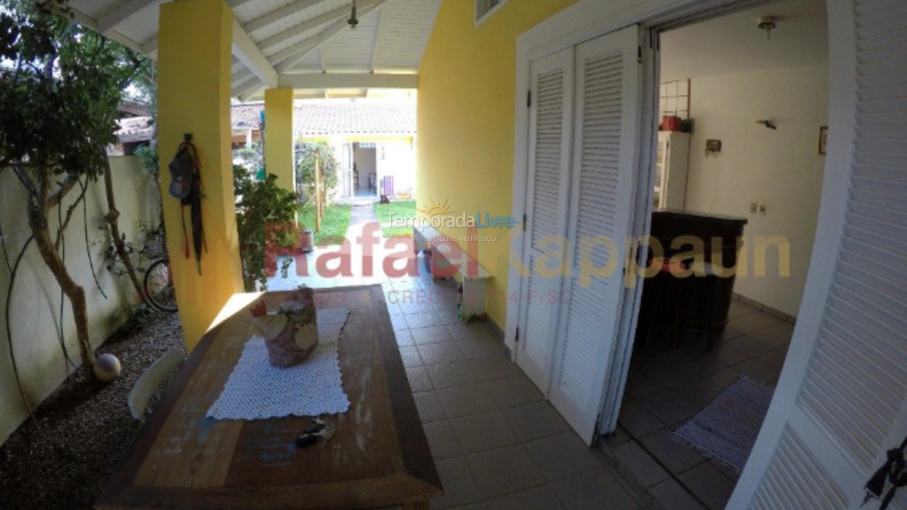 Casa para aluguel de temporada em Florianopolis (Canasvieiras)