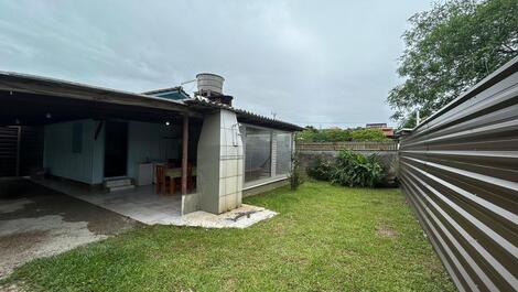 Comfortable house just 150 meters from Gamboa Beach - Garopaba/SC