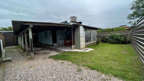 Comfortable house just 150 meters from Gamboa Beach - Garopaba/SC