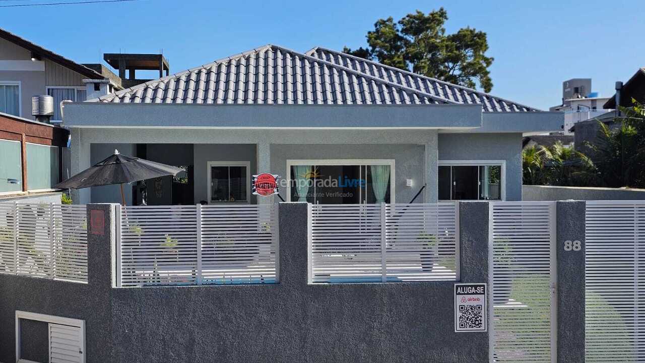 Casa para aluguel de temporada em Bombinhas (Mariscal)