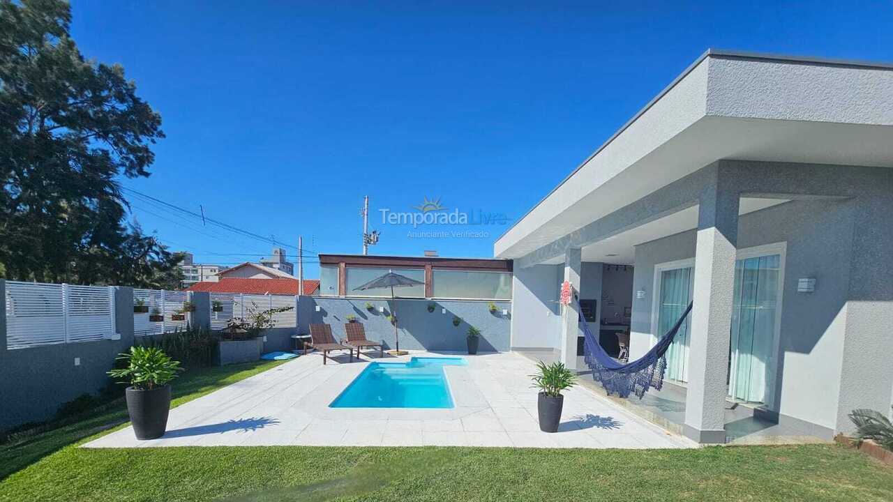 Casa para aluguel de temporada em Bombinhas (Mariscal)