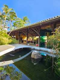 Venha conhecer a Casa Vila Vitória a 50m da praia