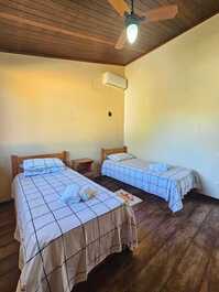 Venha conhecer a Casa Vila Vitória a 50m da praia