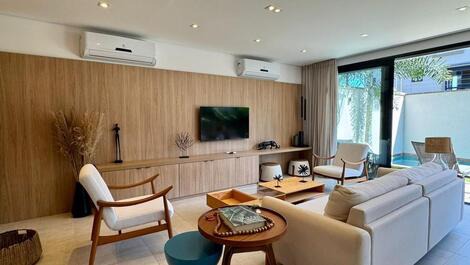 House 30 meters from Juquehy beach with private pool