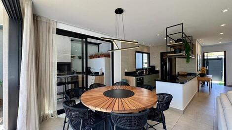 House 30 meters from Juquehy beach with private pool