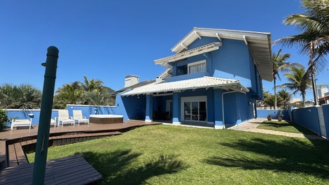 CASA FRENTE MAR DE 5 DORMITÓRIOS NA PRAIA DO CANTO GRANDE