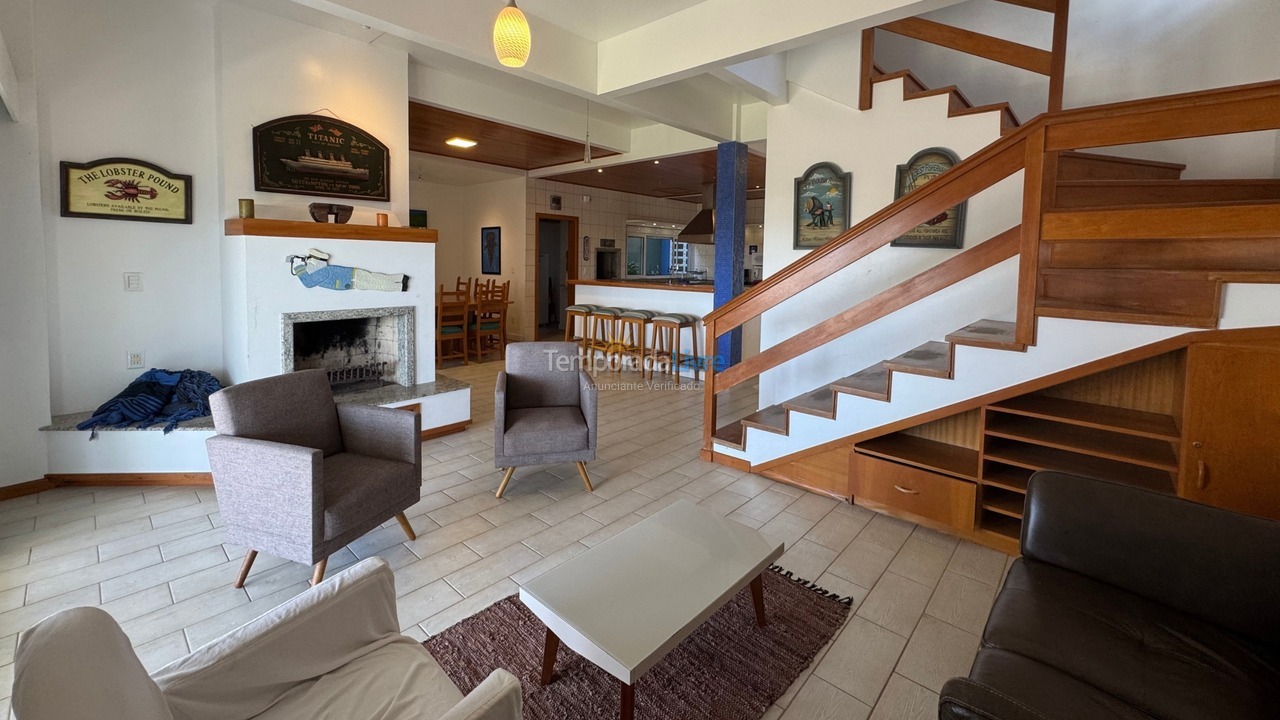 Casa para aluguel de temporada em Bombinhas (Canto Grande)