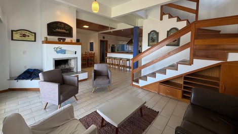 CASA FRENTE MAR DE 5 DORMITÓRIOS NA PRAIA DO CANTO GRANDE