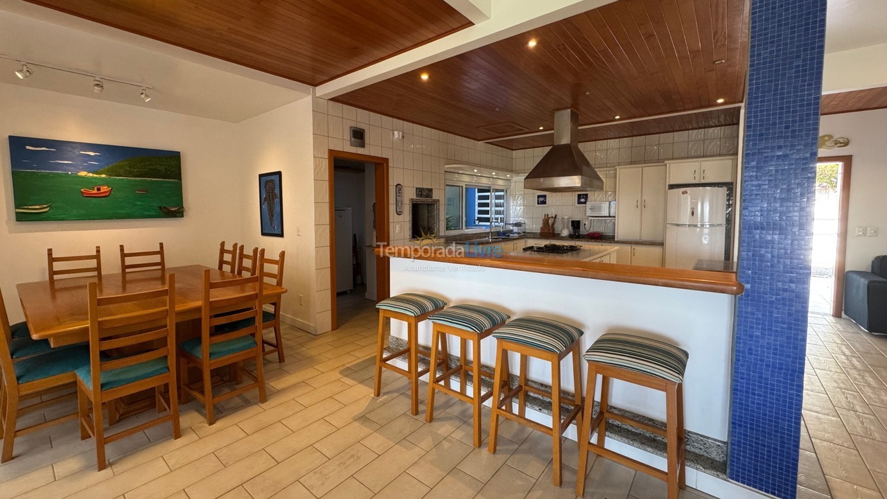 Casa para aluguel de temporada em Bombinhas (Canto Grande)