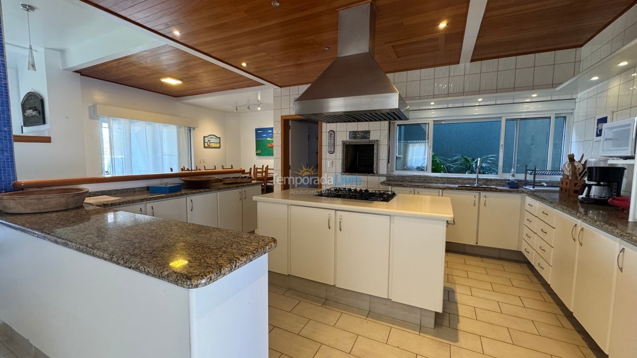 Casa para aluguel de temporada em Bombinhas (Canto Grande)