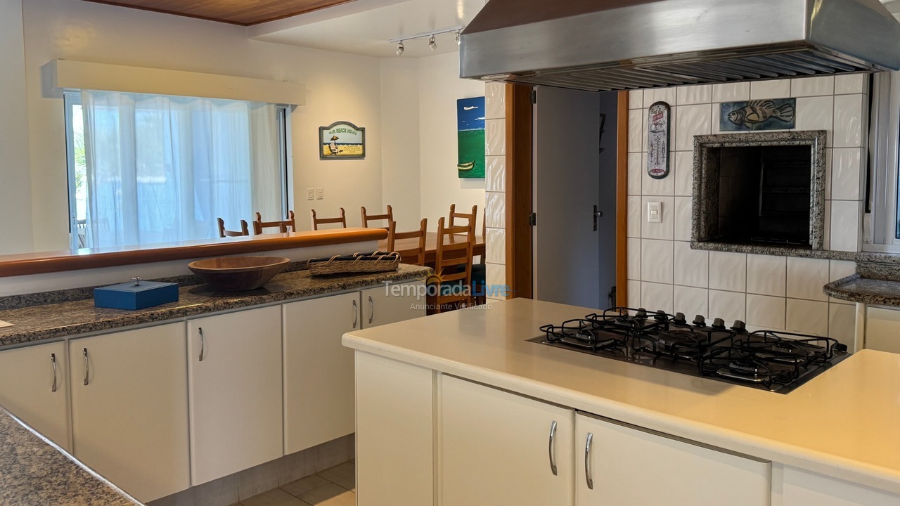 Casa para aluguel de temporada em Bombinhas (Canto Grande)