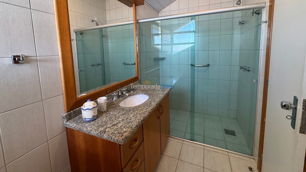 Casa para aluguel de temporada em Bombinhas (Canto Grande)