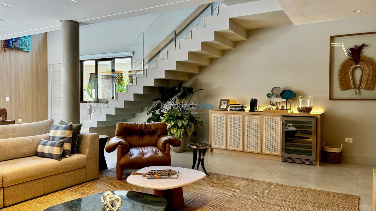 Casa para aluguel de temporada em São Sebastião (Camburi)