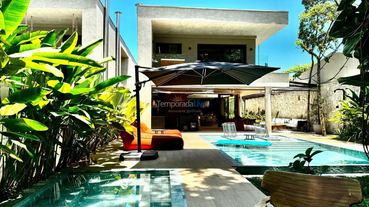 Casa para aluguel de temporada em São Sebastião (Camburi)