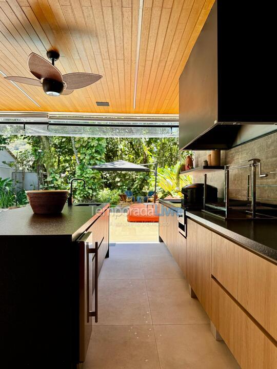 Casa para aluguel de temporada em São Sebastião (Camburi)