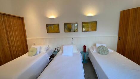 ACOGEDORA CASA EN LA PLAYA DE BALEIA