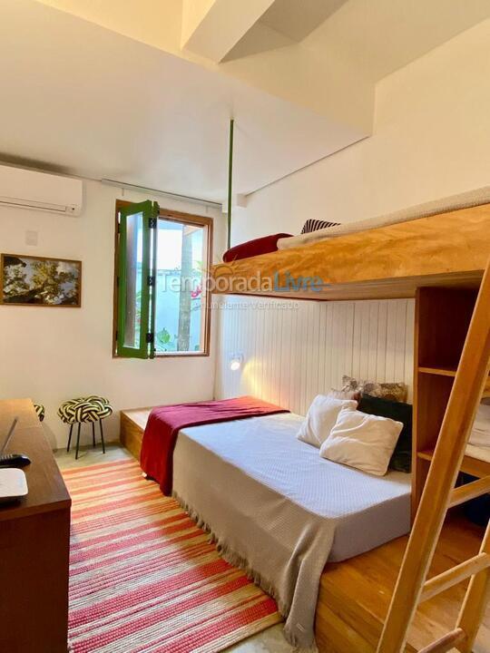 Casa para alquiler de vacaciones em São Sebastião (Praia da Baleia)