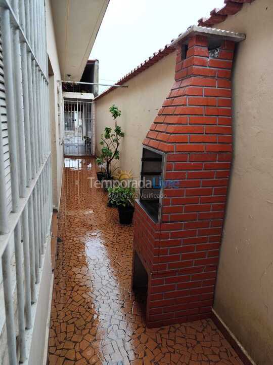 Casa para aluguel de temporada em Praia Grande (Vila Mirim)