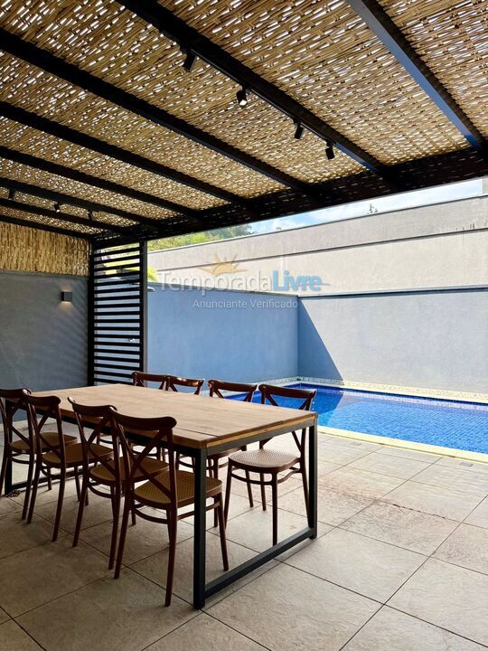 Casa para alquiler de vacaciones em São Sebastião (Barra do Sahy)