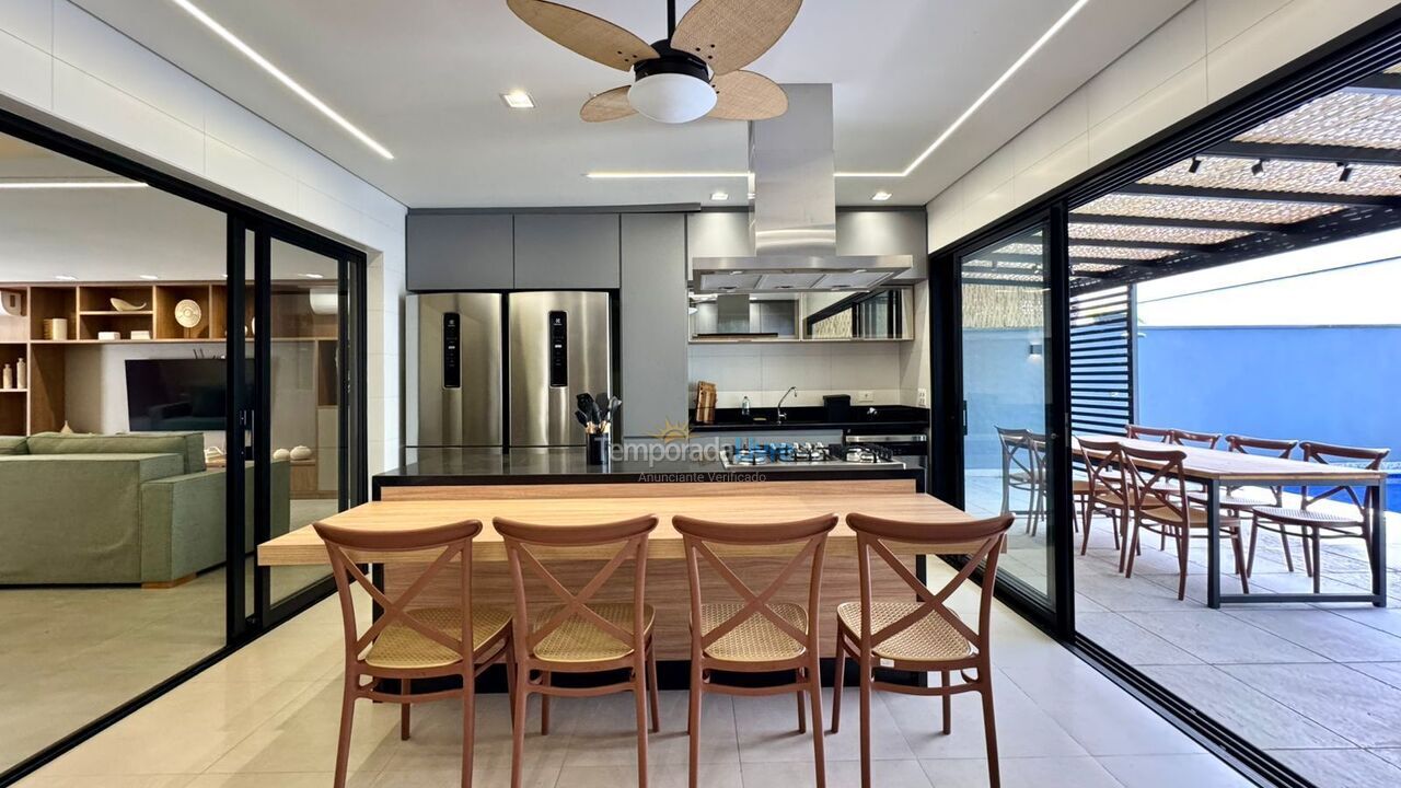 Casa para alquiler de vacaciones em São Sebastião (Barra do Sahy)