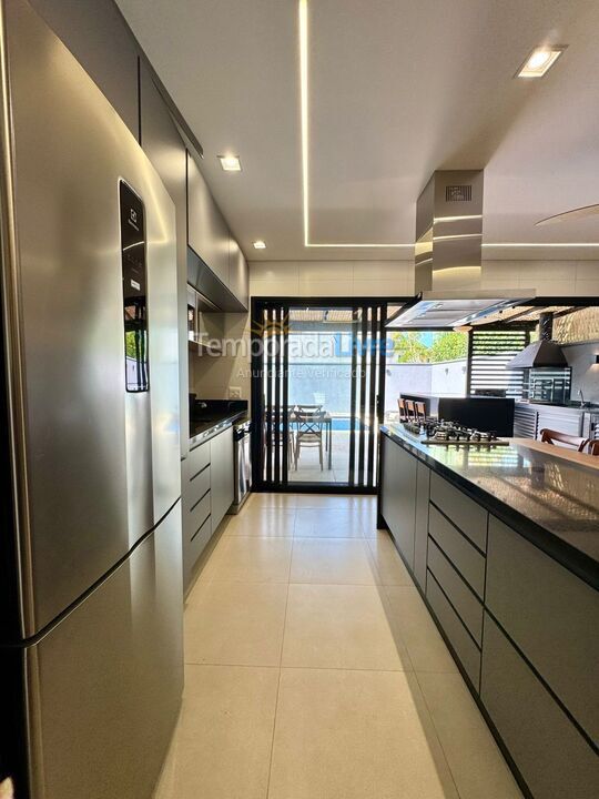 Casa para alquiler de vacaciones em São Sebastião (Barra do Sahy)