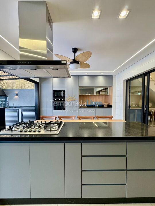 Casa para alquiler de vacaciones em São Sebastião (Barra do Sahy)