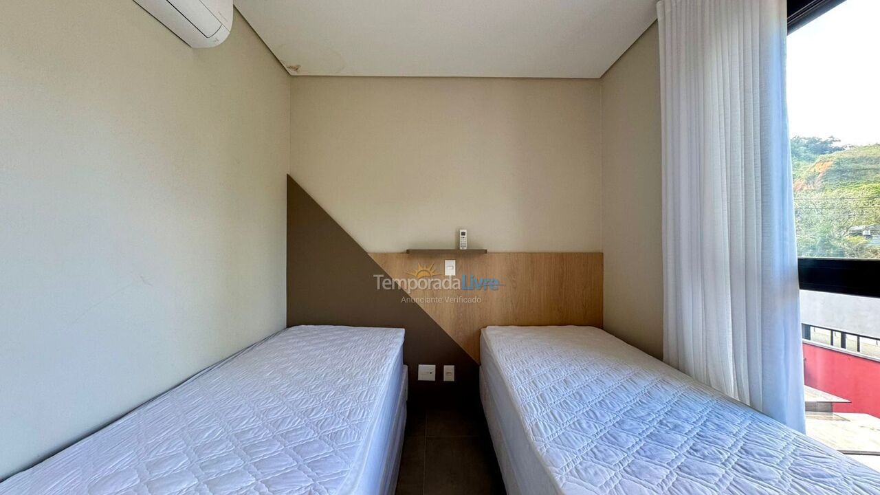 Casa para alquiler de vacaciones em São Sebastião (Barra do Sahy)