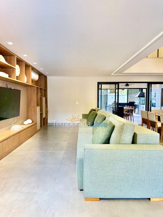 Casa para alquiler de vacaciones em São Sebastião (Barra do Sahy)