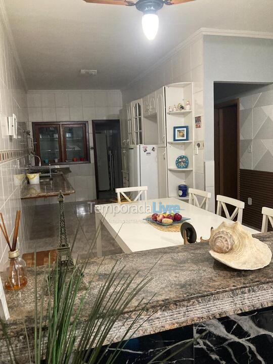 Casa para aluguel de temporada em Caraguatatuba (Porto Novo)