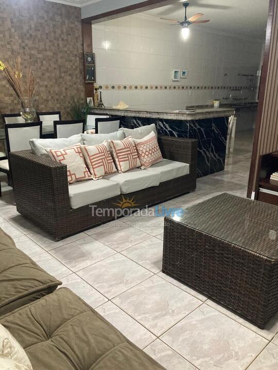 Casa para aluguel de temporada em Caraguatatuba (Porto Novo)