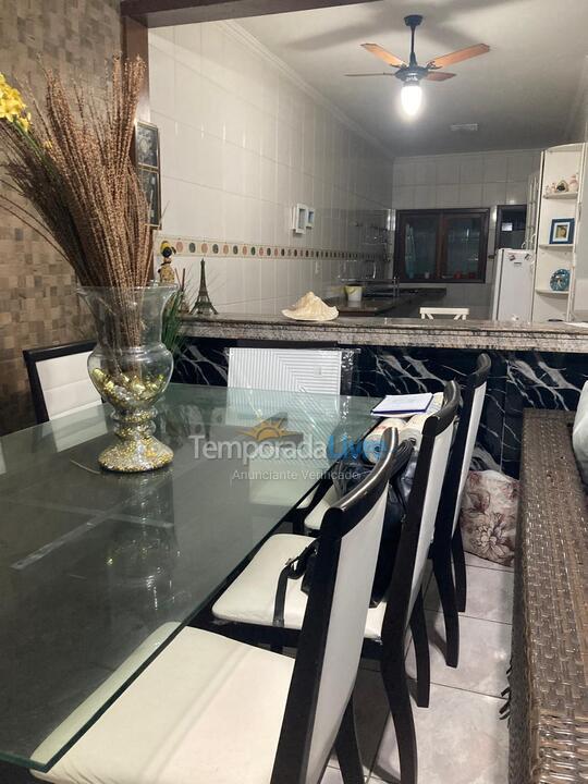 Casa para aluguel de temporada em Caraguatatuba (Porto Novo)