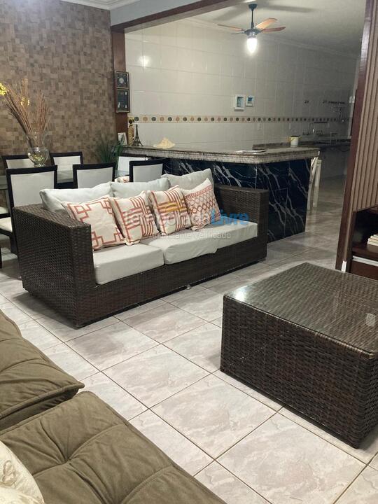 Casa para aluguel de temporada em Caraguatatuba (Porto Novo)