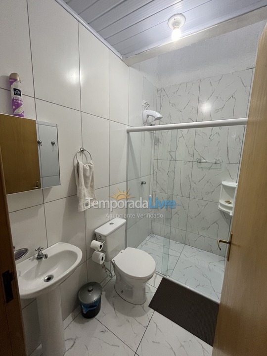 Casa para aluguel de temporada em Guaratuba (Bal Brejatuba)