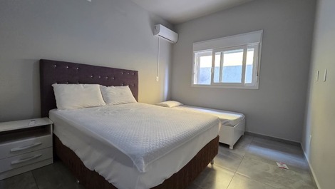 3-bedroom vacation home in Bombinhas