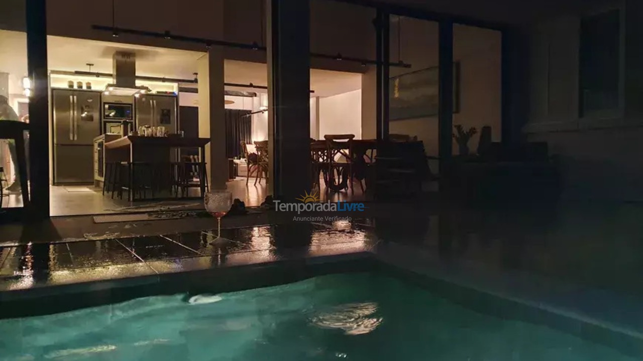 Casa para alquiler de vacaciones em Florianopolis (Jurerê Internacional)