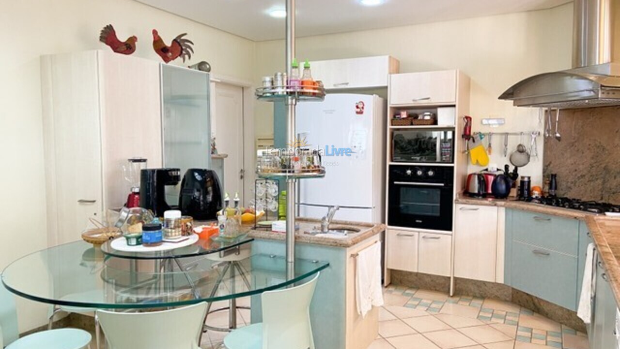 Casa para aluguel de temporada em Florianopolis (Jurerê Internacional)