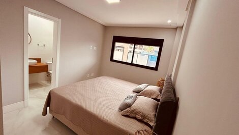 196 - Jardín 03 habitaciones y jacuzzi en Mariscal