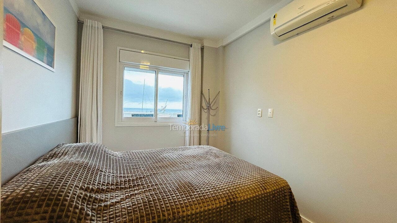 Apartment for vacation rental in Bombinhas (Praia de Bombas)