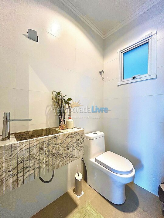 Apartamento para alquiler de vacaciones em Bombinhas (Praia de Bombas)