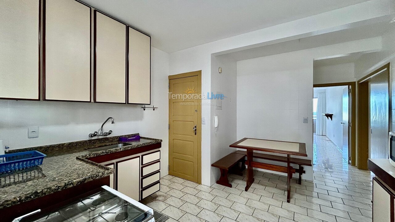 Apartamento para aluguel de temporada em Bombinhas (Praia de Bombas)