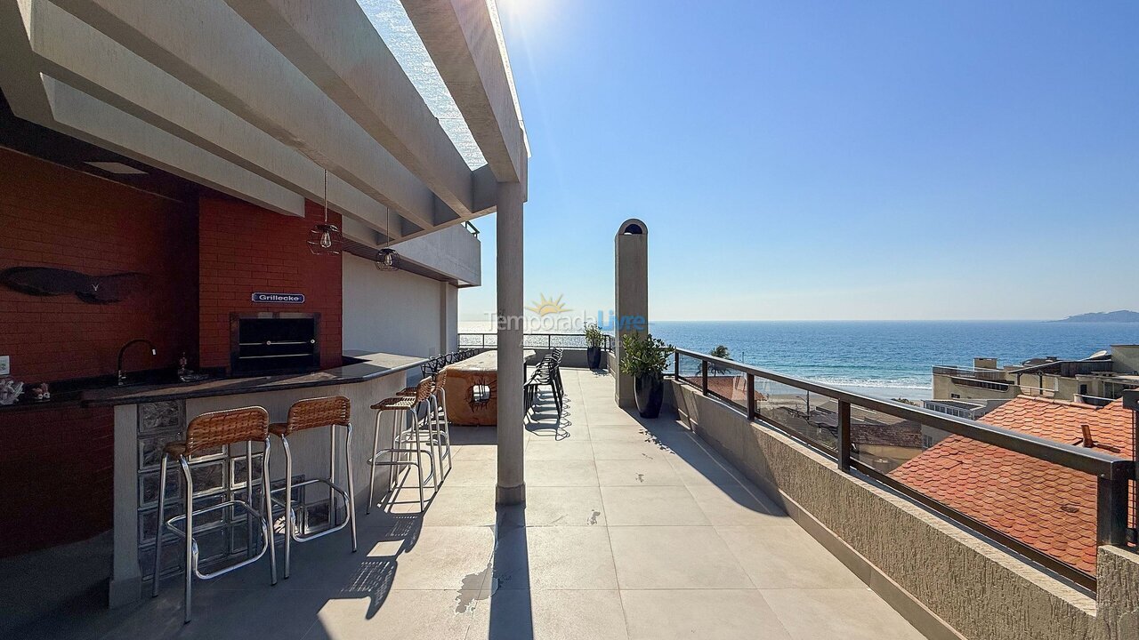 Chácara / sítio para aluguel de temporada em Bombinhas (Praia de Bombas)