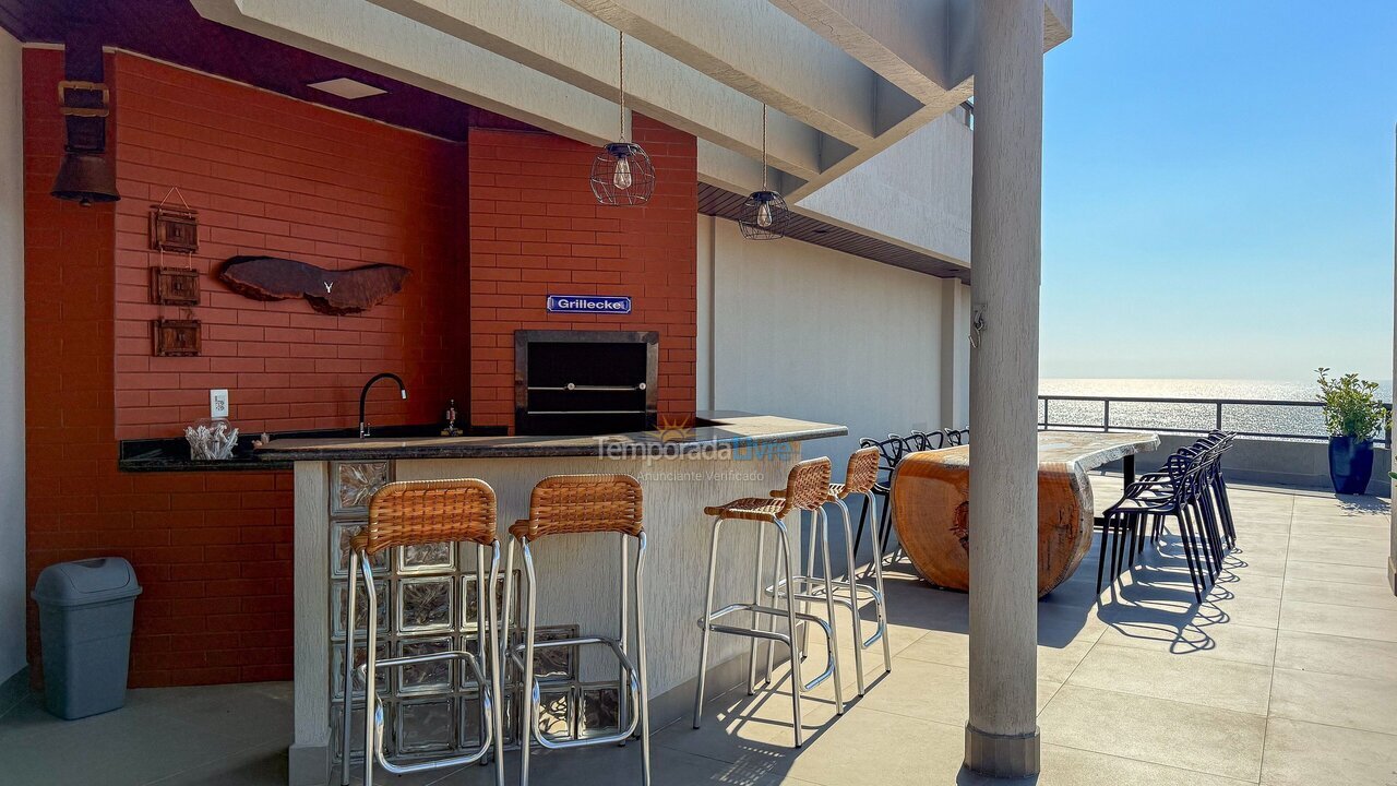 Chácara / sítio para aluguel de temporada em Bombinhas (Praia de Bombas)