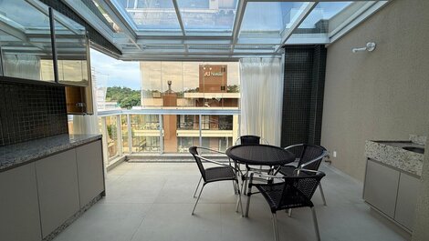 069 - Cobertura de quatro suítes em apenas 160 metros da praia de...