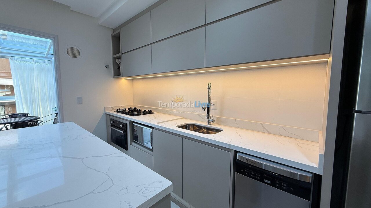 Apartamento para aluguel de temporada em Bombinhas (Praia de Bombas)