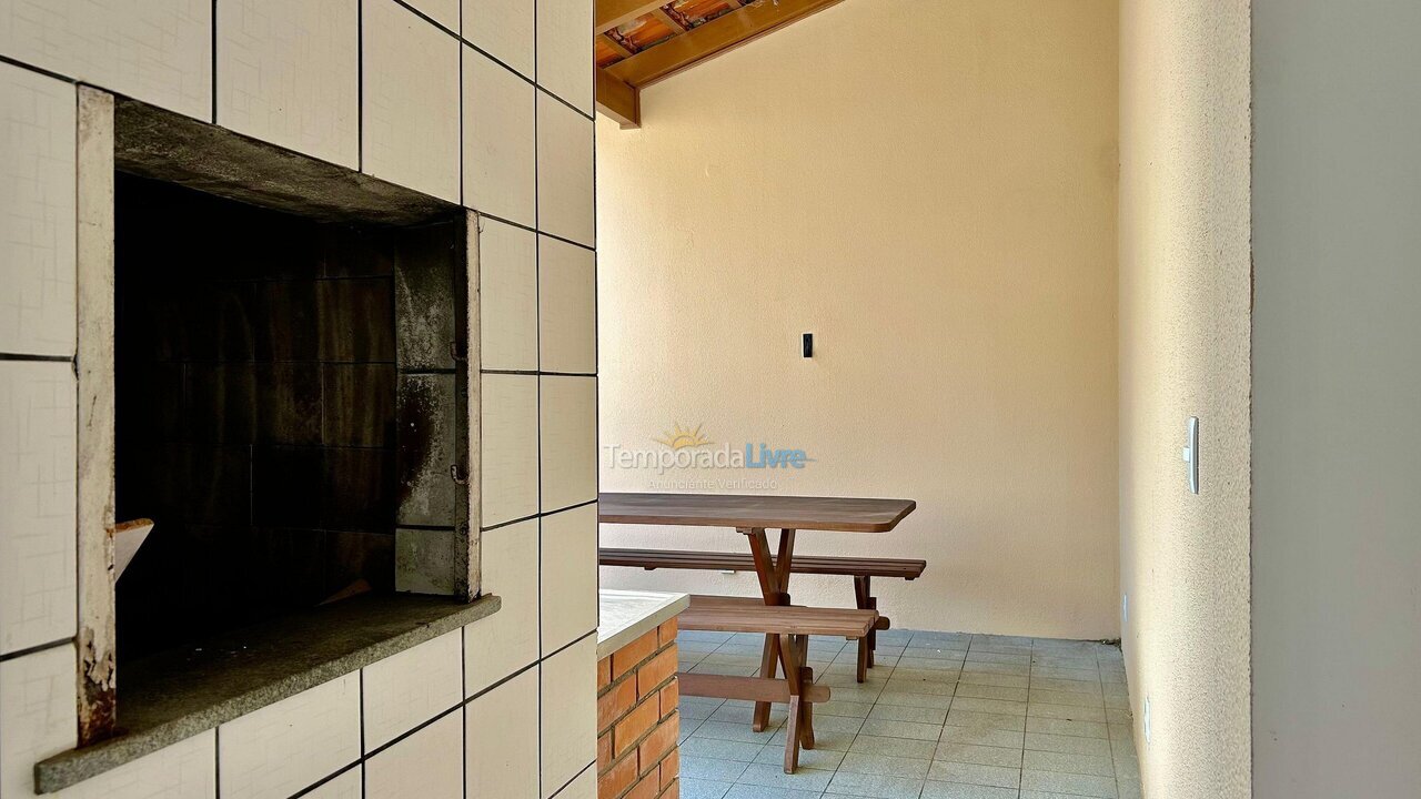 Apartamento para aluguel de temporada em Bombinhas (Praia de Bombas)