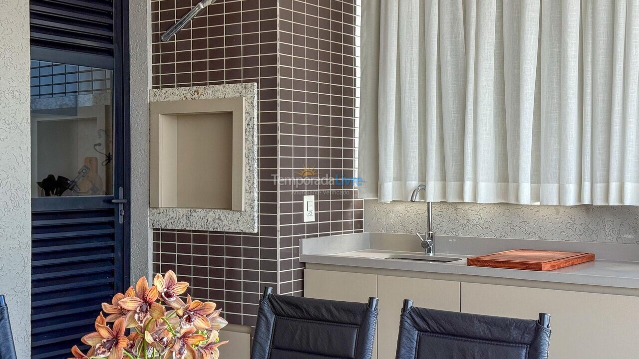 Apartment for vacation rental in Bombinhas (Praia de Bombas)